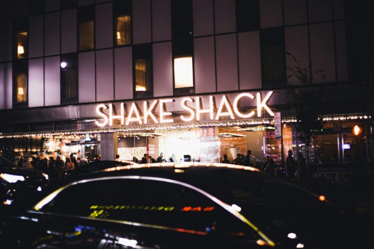 Shake Shack bietet kostenlose Burger zu Ehren der langen Oscars-Laufzeit an